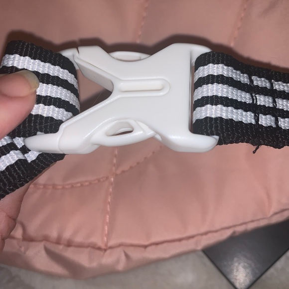 Adidas waist pack NWT - Picture 3 of 10